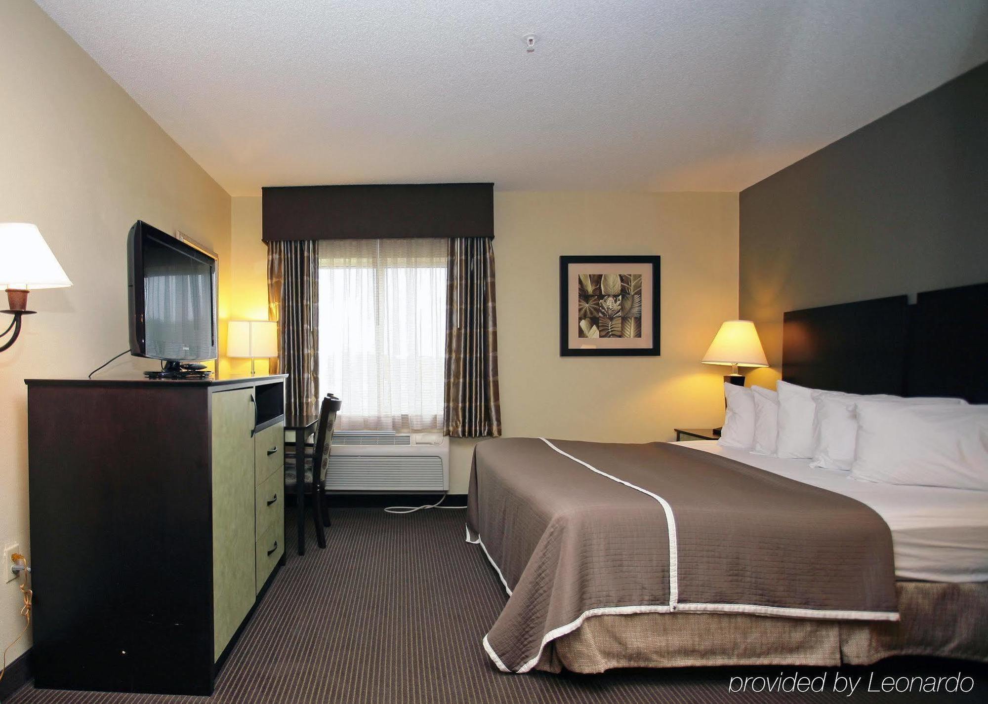 Baymont By Wyndham Dale Hotel Room photo